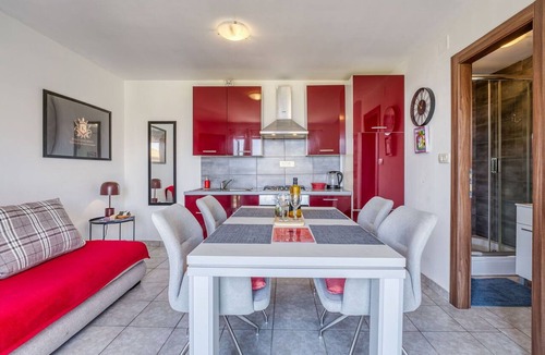 Icici Apartment | Nice apartment for 2 people with WIFI, A/C, TV, terrace and pets allowed