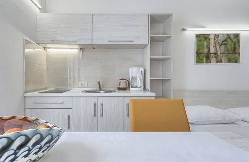 Monterol Apartment | Nice apartment for 2 people with pool, WIFI, A/C, TV and terrace