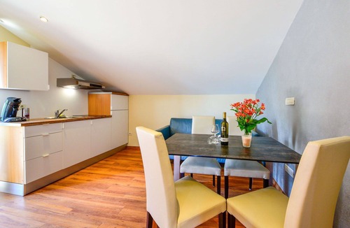 Sarsoni Apartment | Nice apartment for 4 guests with A/C, WIFI, pool, TV, patio and panoramic view
