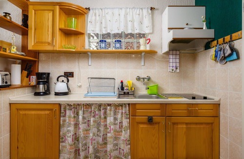 Tinjan Apartment | Nice apartment for 4 guests with private pool, A/C, WIFI, TV, terrace and pets allowed