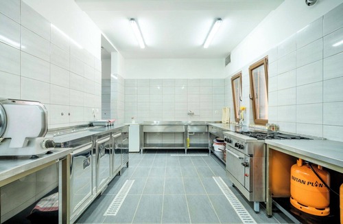 Senj Apartment | Nice apartment for 4 guests with WIFI, pool, TV, terrace and pets allowed