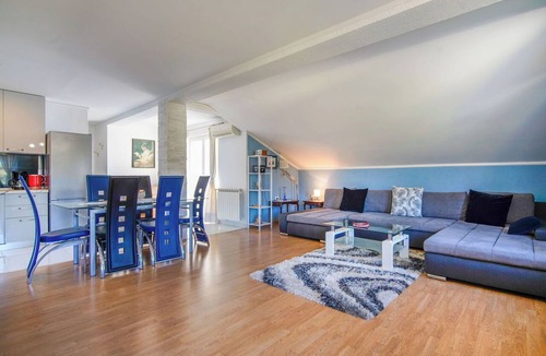 Rubesi Apartment | Nice apartment for 4 people with WIFI, pool, A/C, TV and balcony