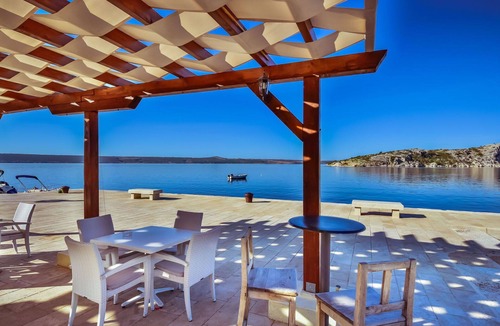 Maslenica Apartment | Nice apartment for 4 people with WIFI, A/C, TV and terrace