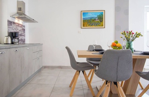 Vratarusa Apartment | Nice apartment for 6 people with A/C, WIFI, TV and patio