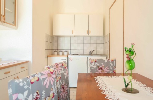 Cesarica Apartment | Nice apartment for 8 guests with pool, A/C, WIFI, TV and terrace