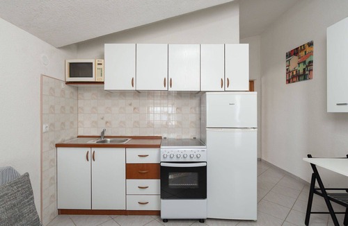Krusevo Apartment | Nice apartment for 4 people with A/C, WIFI, TV and terrace
