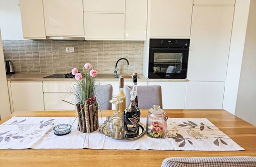 Donji Prolozac Apartment | Nice apartment with private pool, WIFI, A/C, hot tub, TV, terrace, pets allowed and panoramic view