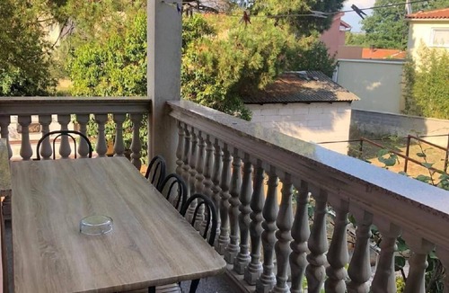 Valbandon Apartment | Nice Apartment in Fažana with Garden, Barbecue and Terrace
