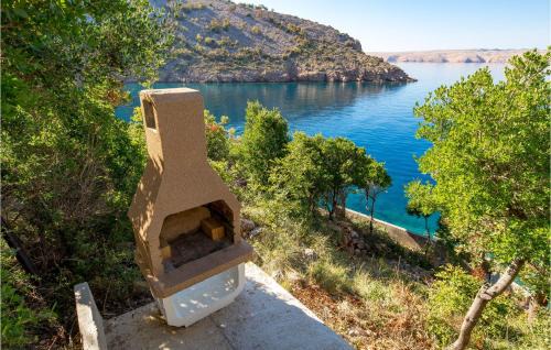 Stinica Apartment | Nice Apartment In Jablanac With House Sea View