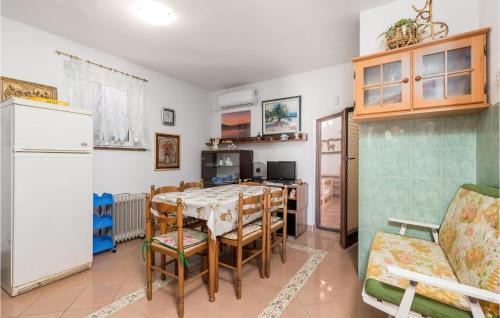 Stinica Apartment | Nice Apartment In Jablanac With House Sea View