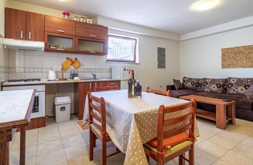 Karojba Apartment | Nice apartment in Karojba with WiFi