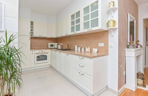 Bidol Apartment | Nice apartment in Makarska with WiFi