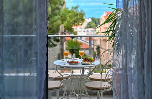 Bidol Apartment | Nice apartment in Makarska with WiFi