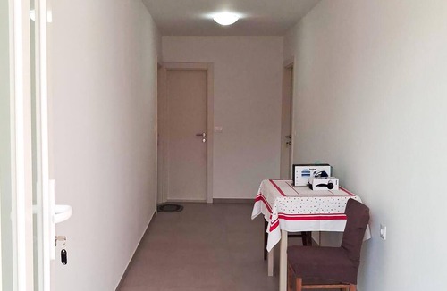 Vrpolje Apartment | Nice apartment in Makarska with WiFi