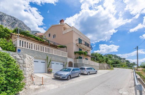 Omis Apartment | Nice apartment in Omis with WiFi