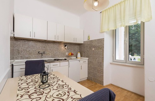 Omisalj Apartment | Nice apartment in Omisalj with WiFi
