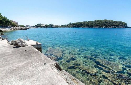 Prizba Apartment | Nice apartment in Prizba with swimming pool