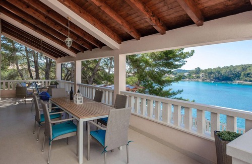 Prizba Apartment | Nice apartment in Prizba with swimming pool