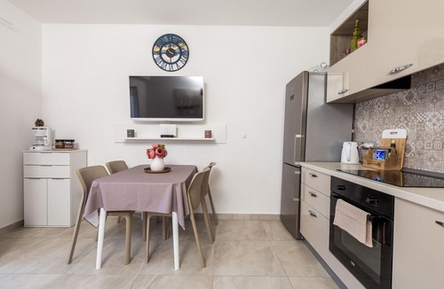 Sveti Juraj Apartment | Nice apartment in Sveti Juraj with WiFi