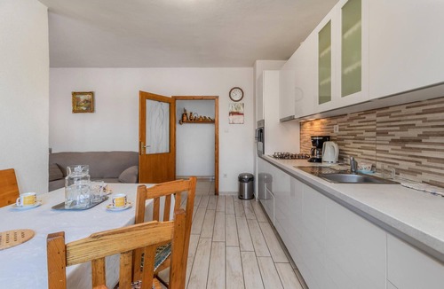 Sveti Juraj Apartment | Nice apartment in Sveti Juraj with house sea view