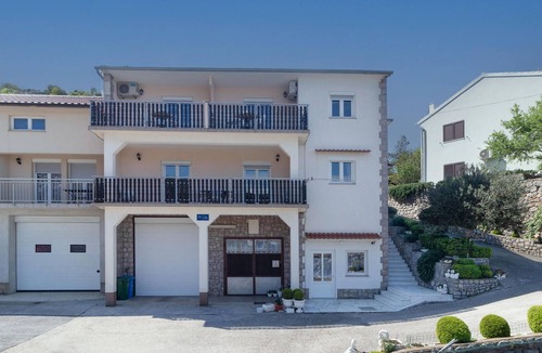 Sveti Juraj Apartment | Nice apartment in Sveti Juraj with house sea view