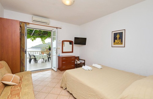 Saplunara Apartment | Nice apartment in Saplunara with house sea view