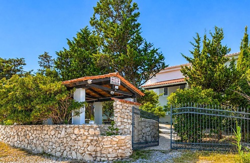 Smokvica Apartment | Nice apartment in Smokvica with house sea view