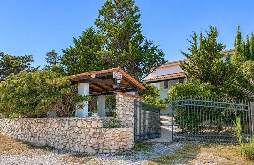 Smokvica Apartment | Nice apartment in Smokvica with WiFi