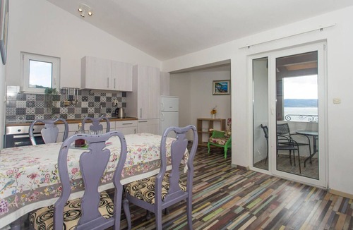 Jesenice Apartment | Nice apartment in Suhi Potok, Jesenice with WiFi