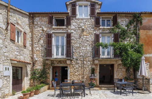Kukci House | Nice apartment in villa for 3 guests with WIFI, A/C, TV, terrace and pets allowed