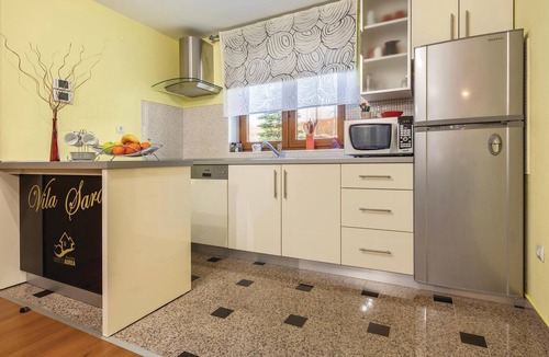 Brestovac House | Nice home in Brestovac with sauna
