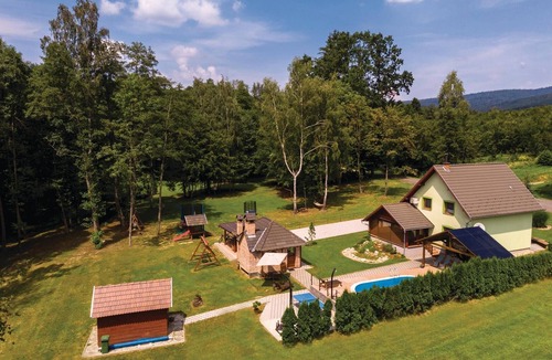 Brestovac House | Nice home in Brestovac with sauna