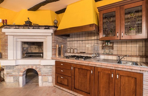Buje House | Nice home in Buje with sauna