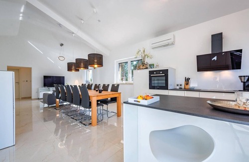 Krsan House | Nice home in Cambarelici