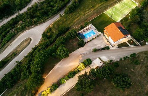 Imotski House | Nice home in Gornji Vinjani