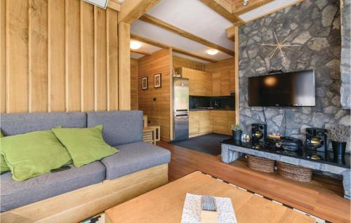 Generalski Stol House | Nice Home In Gornji Zvecaj With Sauna