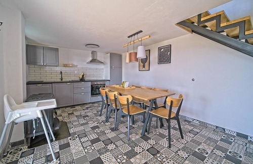 Jastrebarsko House | Nice home in Ivancici with house a mountain view