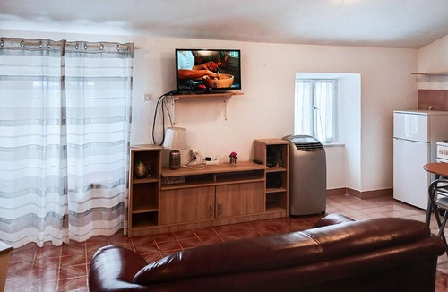 Viskovici House | Nice home in Koromacno