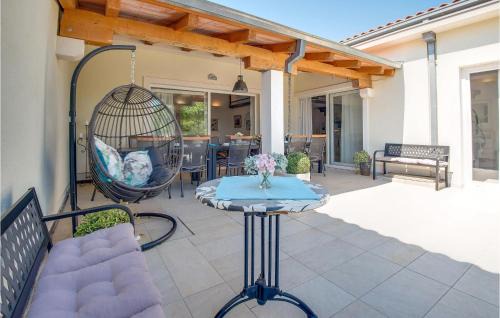 Milohnici House | Nice Home In Linardici