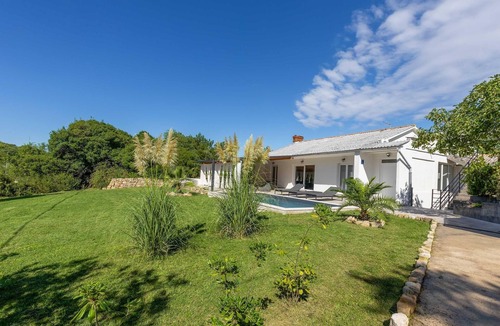 Mundanije House | Nice home in Mundanije