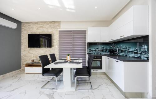 Labin House | Nice Home In Prgomet With Indoor Swimming Pool