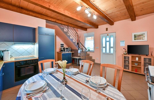 Sveti Ivan Zelina House | Nice home in Susobreg