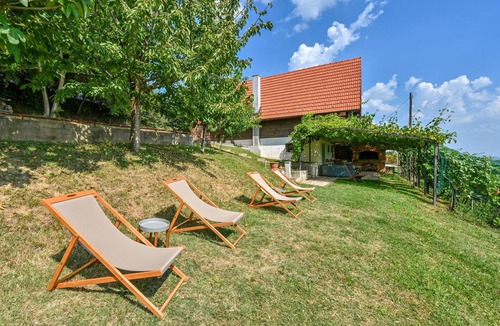 Klenovnik House | Nice home in Vukovoj with sauna