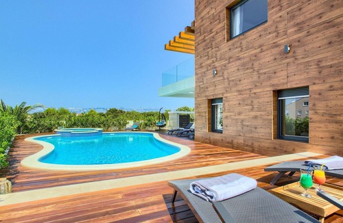 Zaton House | Nice home in Zaton with private swimming pool, can be inside or outside