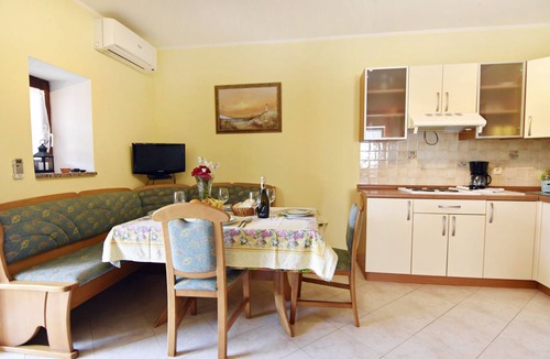 Đuba Apartment | Nice place to stay in Đuba-Umag, near the sea, quiet, air-conditioned