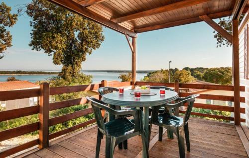 Stinjan Other | Nice Stacaravan In Pula With House Sea View