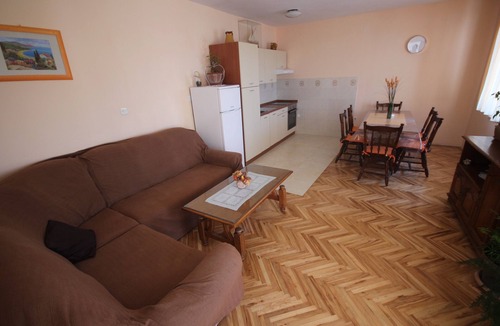 Rtina Apartment | Njaco - Three Bedroom Apartment with Sea View