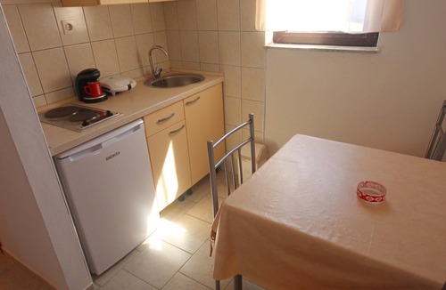 Rtina Apartment | Njaco - Traditional One Bedroom Apartment with Balcony and Sea View