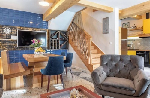 Zrnovnica Villa | Normabel relaxing house with heated pool and sauna