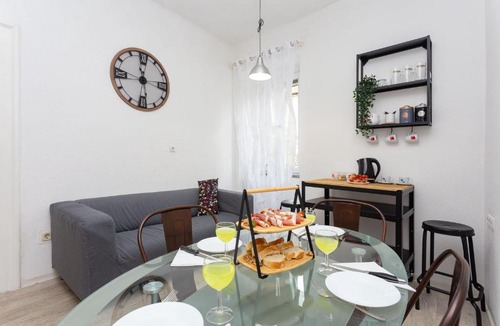 Grad Apartment | Old Market Residence